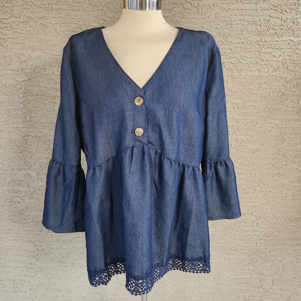 Unique Spectrum v neck bell sleeve blue top